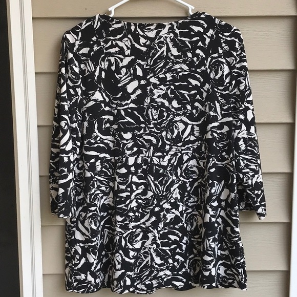 Two matching pieces, two different sizes! - Picture 7 of 8